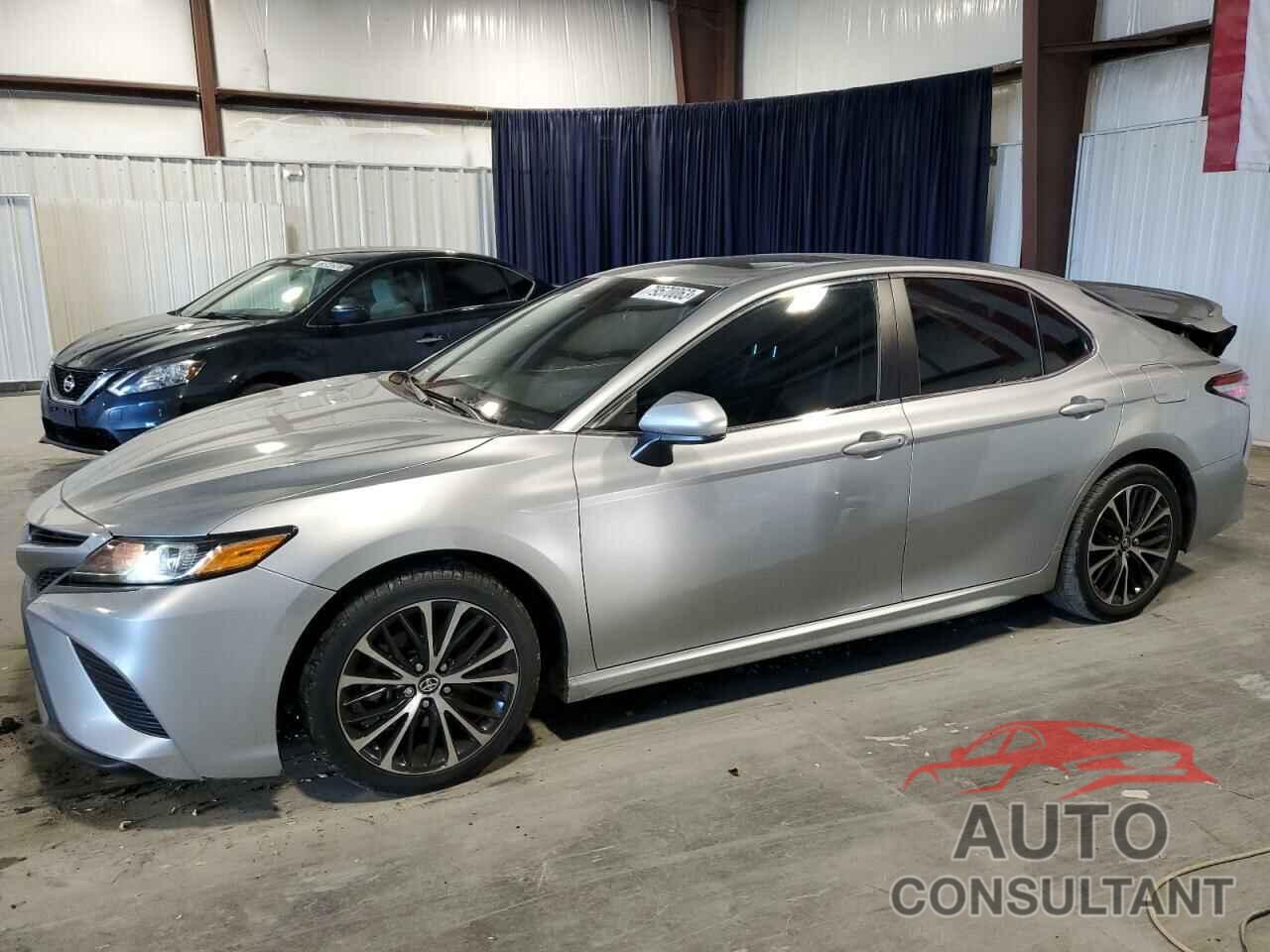 TOYOTA CAMRY 2018 - 4T1B11HK3JU533970