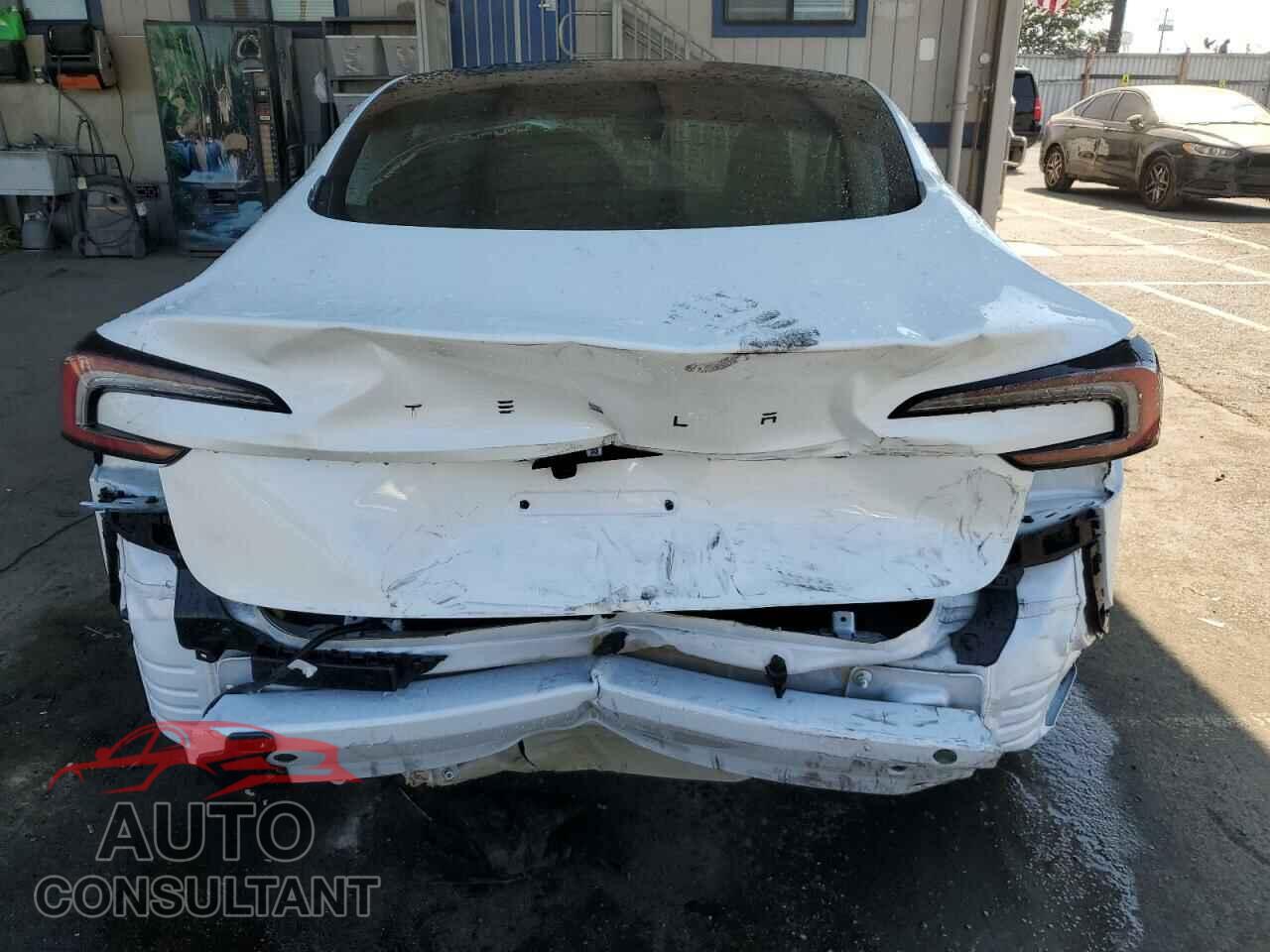 TESLA MODEL 3 2024 - 5YJ3E1EA7RF738124