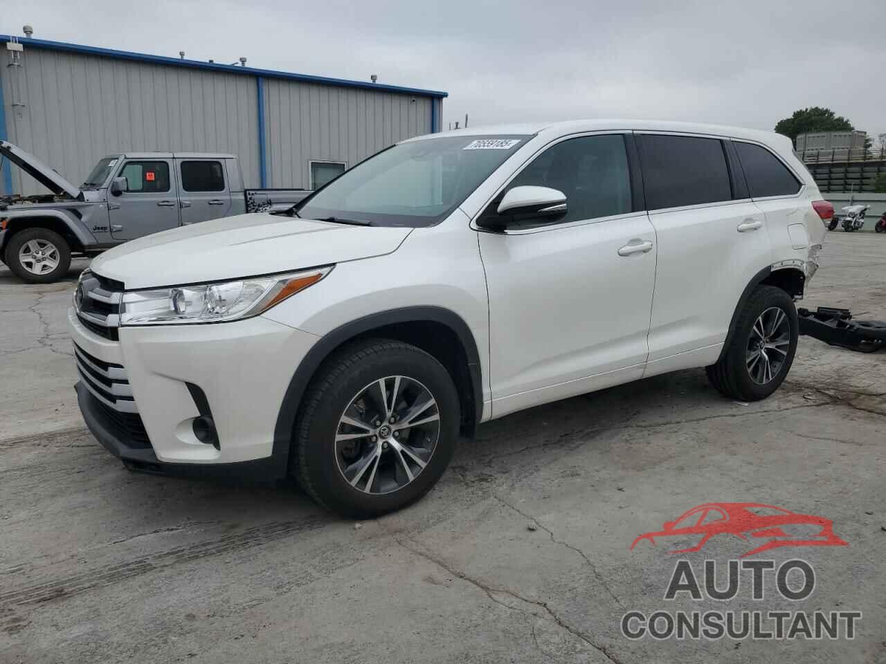 TOYOTA HIGHLANDER 2018 - 5TDZARFH6JS033024