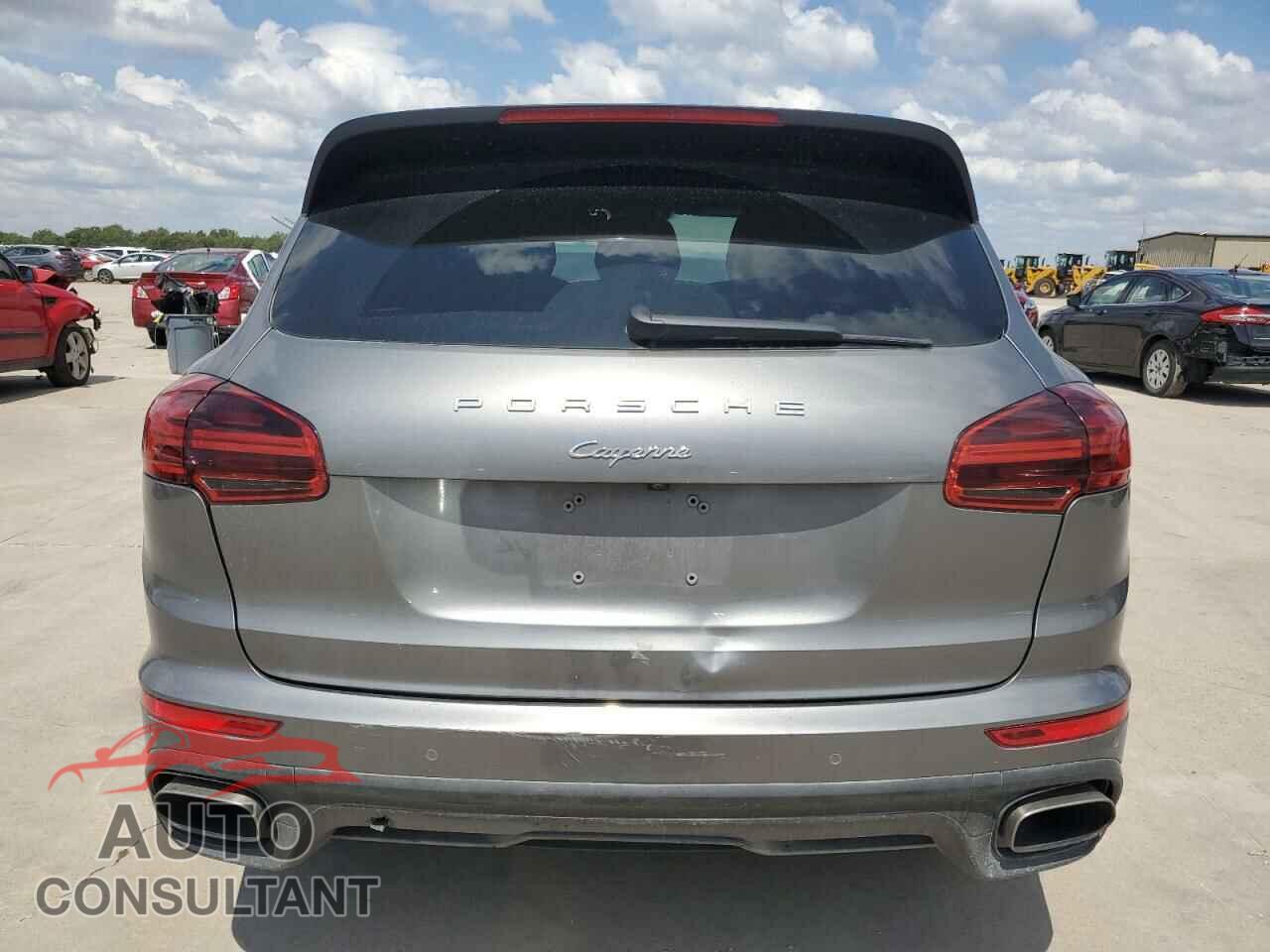 PORSCHE CAYENNE 2017 - WP1AA2A27HKA91912