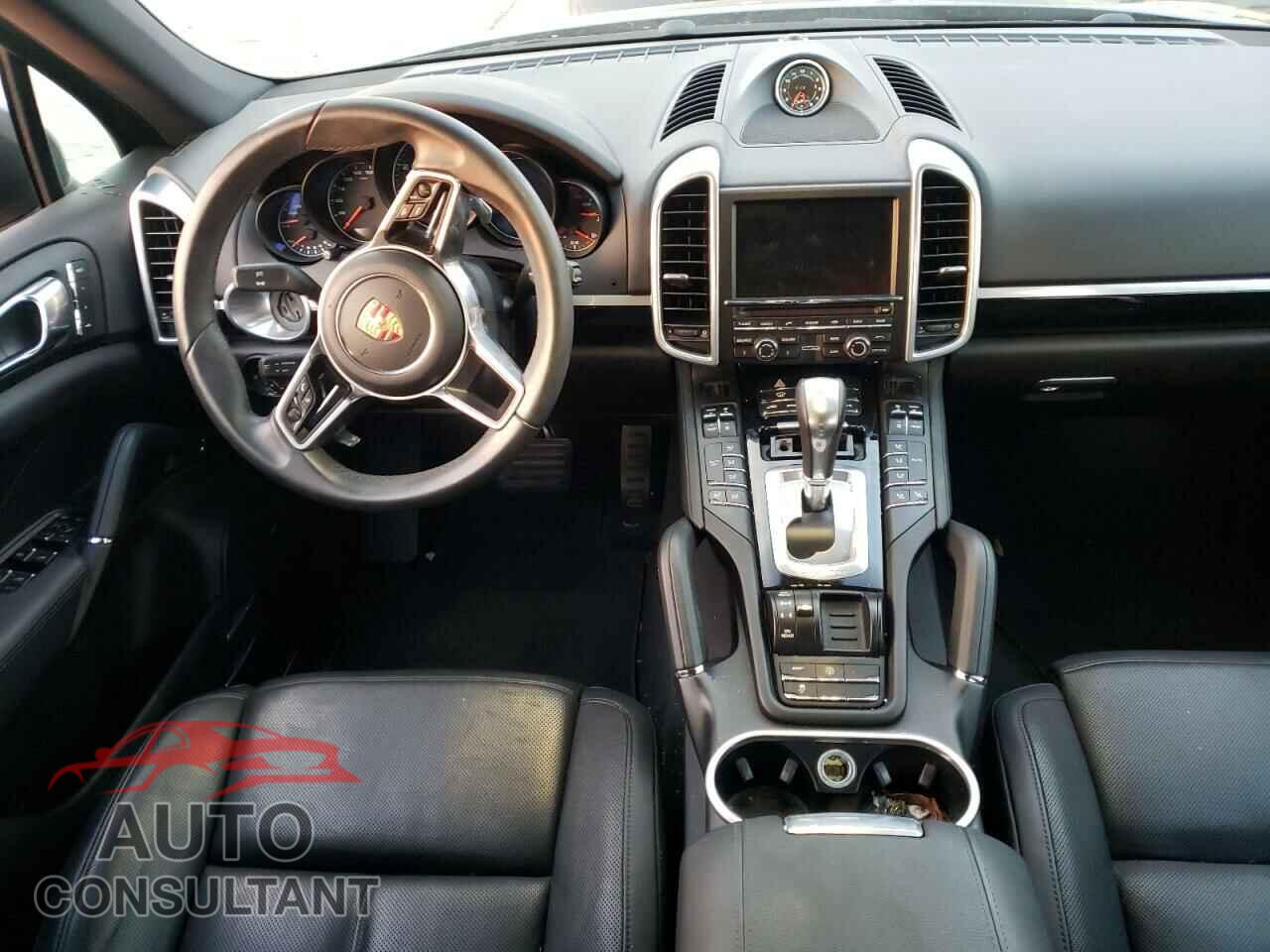PORSCHE CAYENNE 2016 - WP1AA2A26GLA06647