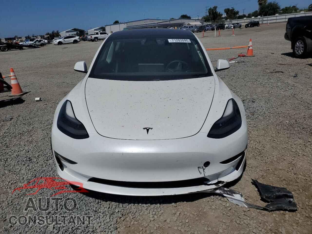 TESLA MODEL 3 2021 - 5YJ3E1EA8MF072108