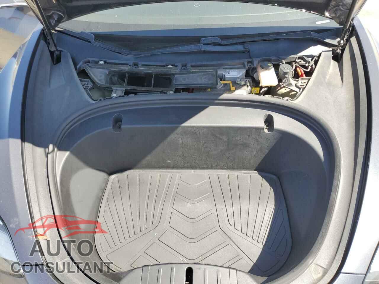 TESLA MODEL 3 2020 - 5YJ3E1EAXLF530407