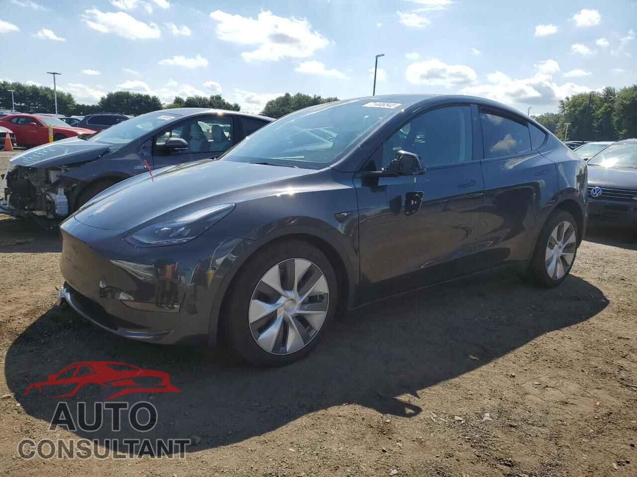 TESLA MODEL Y 2024 - 7SAYGAEE4RF089002