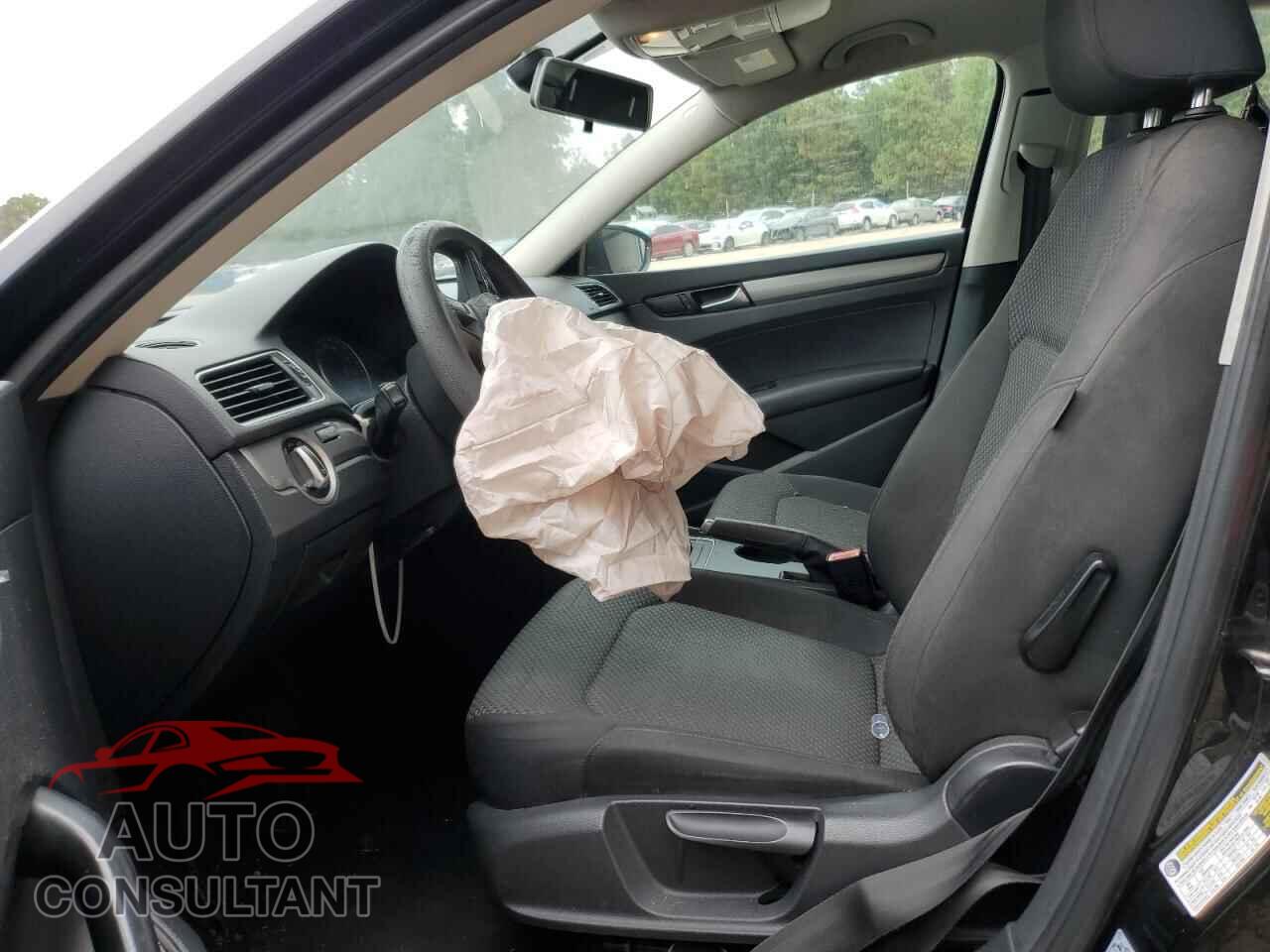 VOLKSWAGEN PASSAT 2012 - 1VWAP7A32CC033292