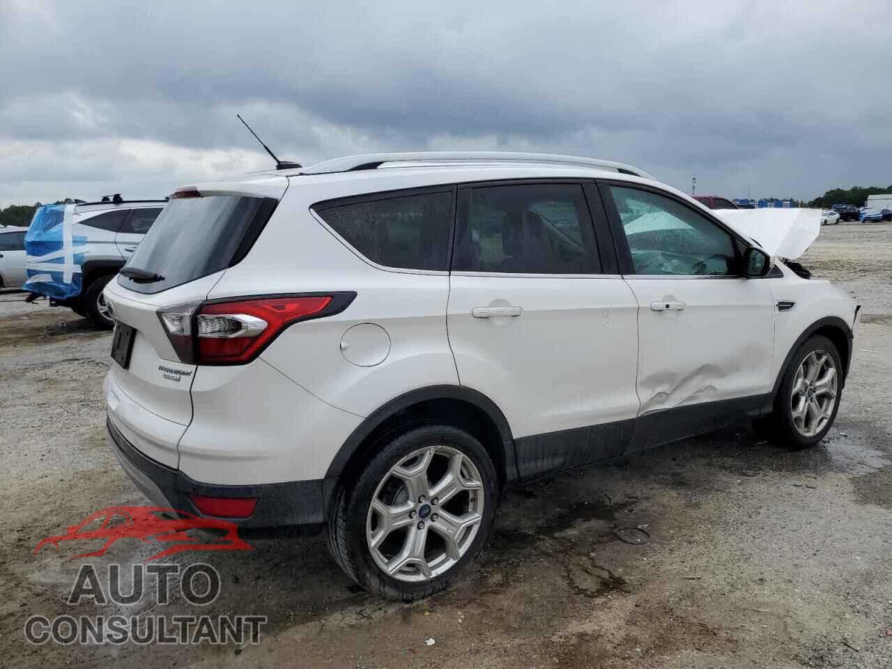 FORD ESCAPE 2017 - 1FMCU0J99HUB36609