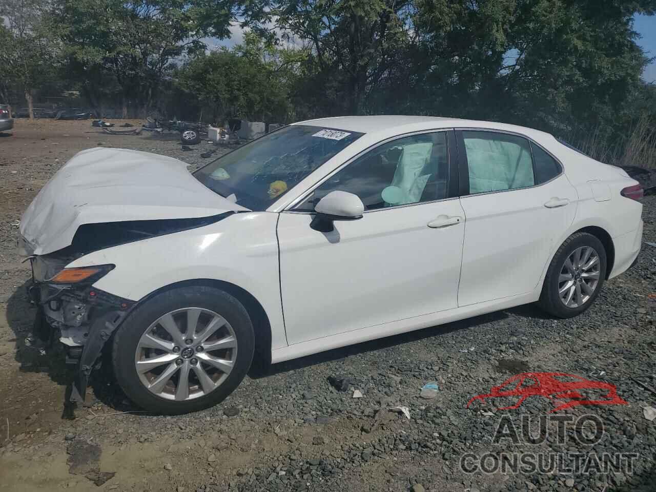TOYOTA CAMRY 2018 - 4T1B11HK7JU007101