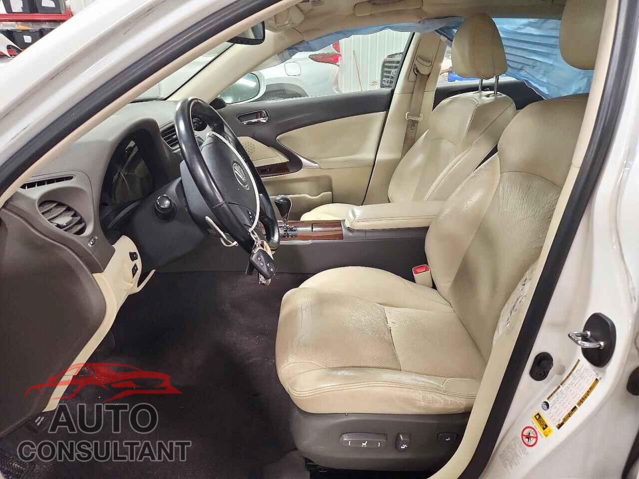 LEXUS IS 2010 - JTHCF5C29A2033010