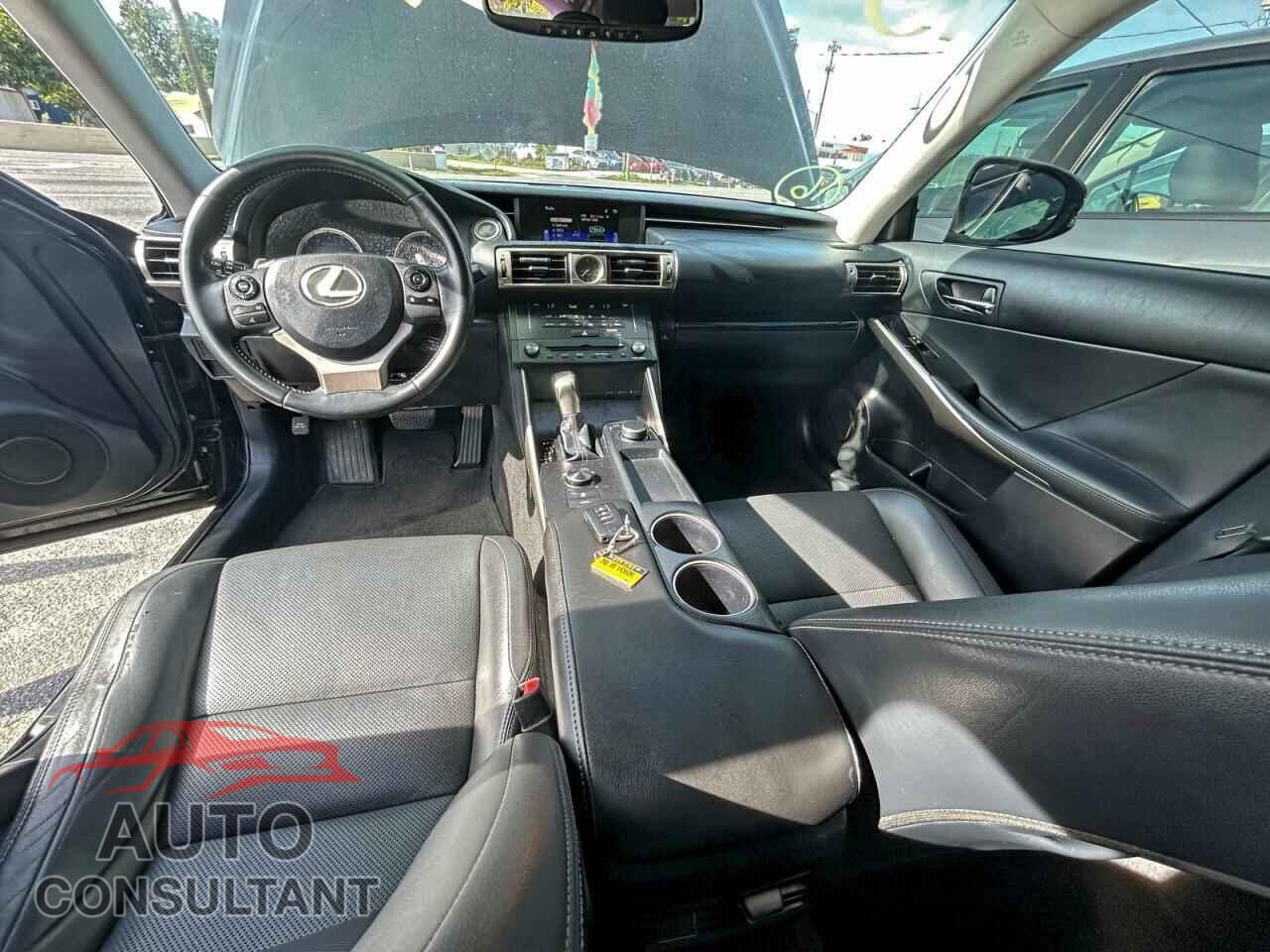 LEXUS IS 2015 - JTHBF1D21F5063532