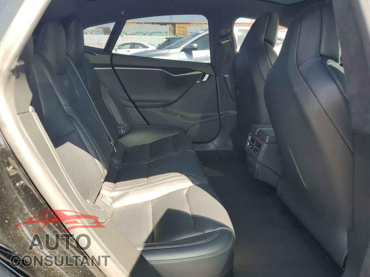 TESLA MODEL S 2019 - 5YJSA1E27KF304095