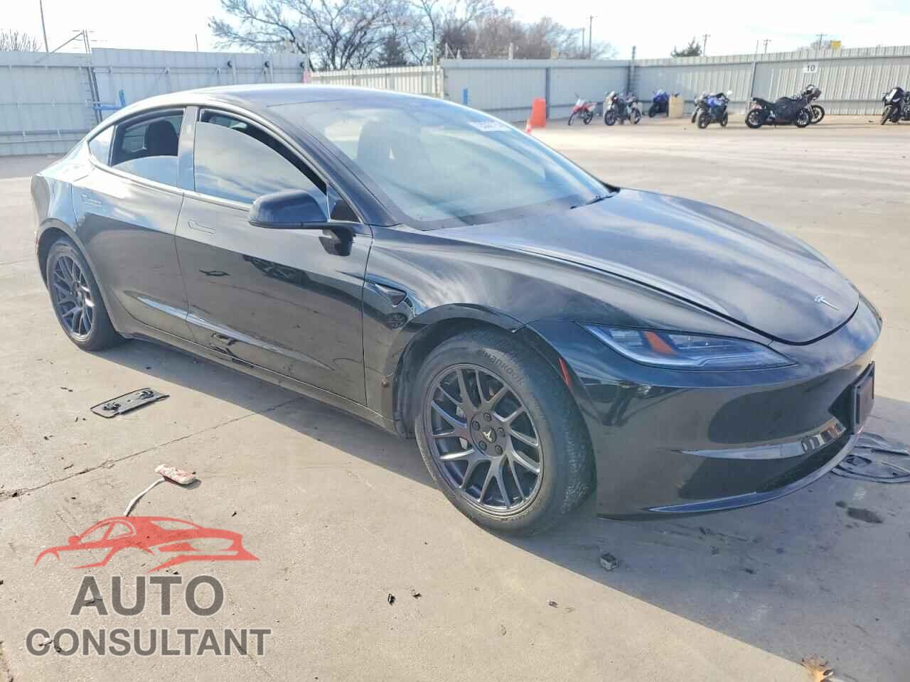 TESLA MODEL 3 2024 - 5YJ3E1EB9RF732849