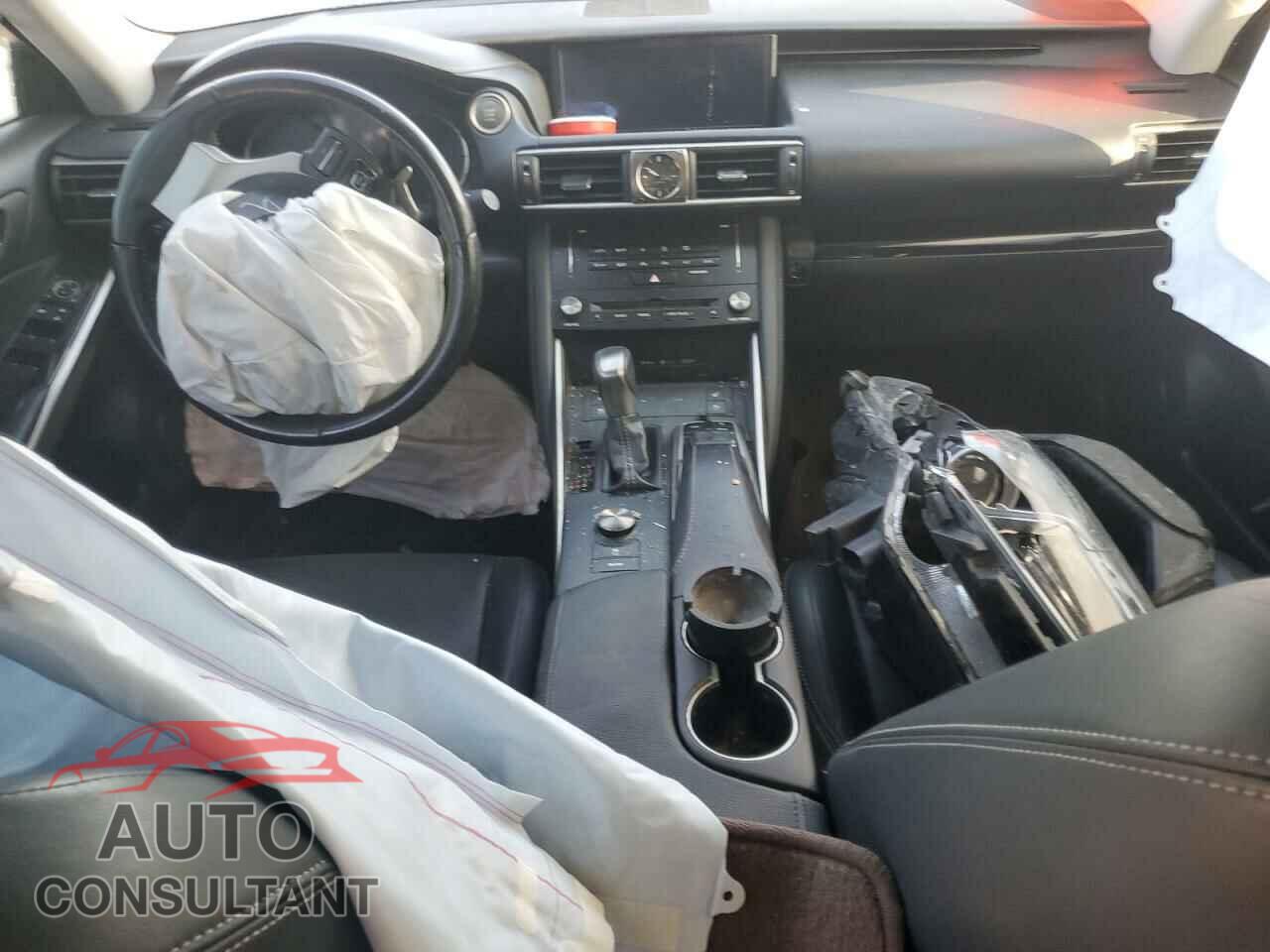LEXUS IS 2017 - JTHBA1D21H5043928