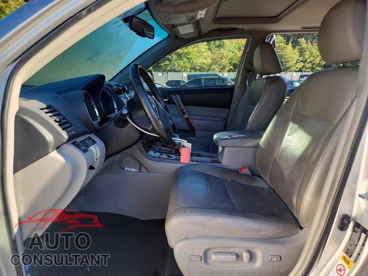 TOYOTA HIGHLANDER 2013 - 5TDYK3EH8DS100427