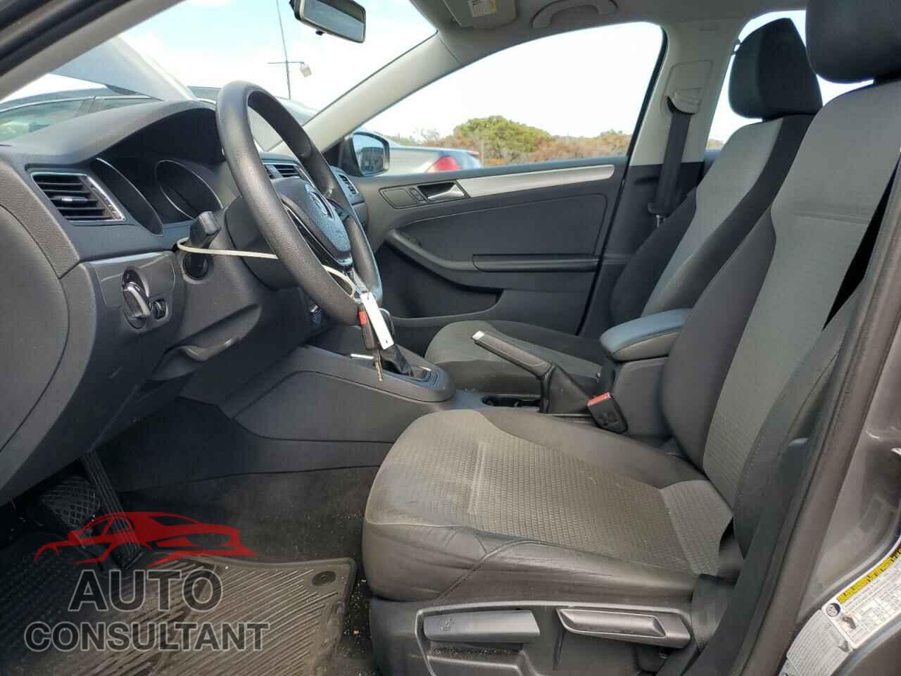 VOLKSWAGEN JETTA 2017 - 3VW2B7AJ5HM394989