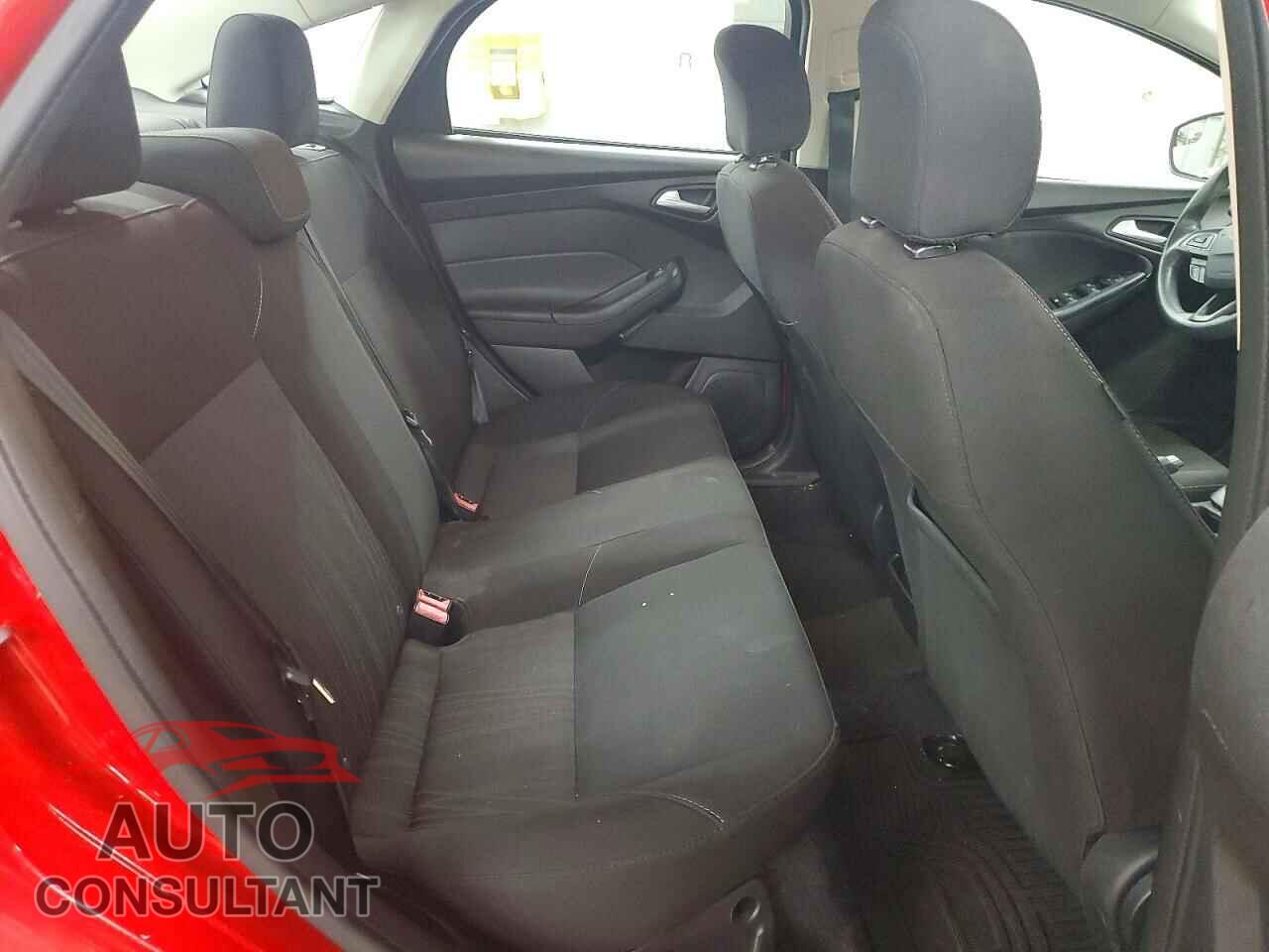 FORD FOCUS 2017 - 1FADP3F21HL224949