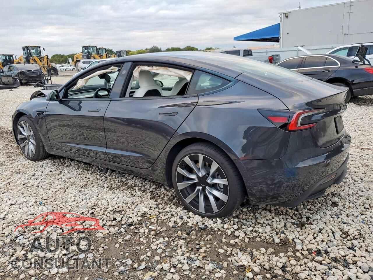 TESLA MODEL 3 2024 - 5YJ3E1EA9RF859558