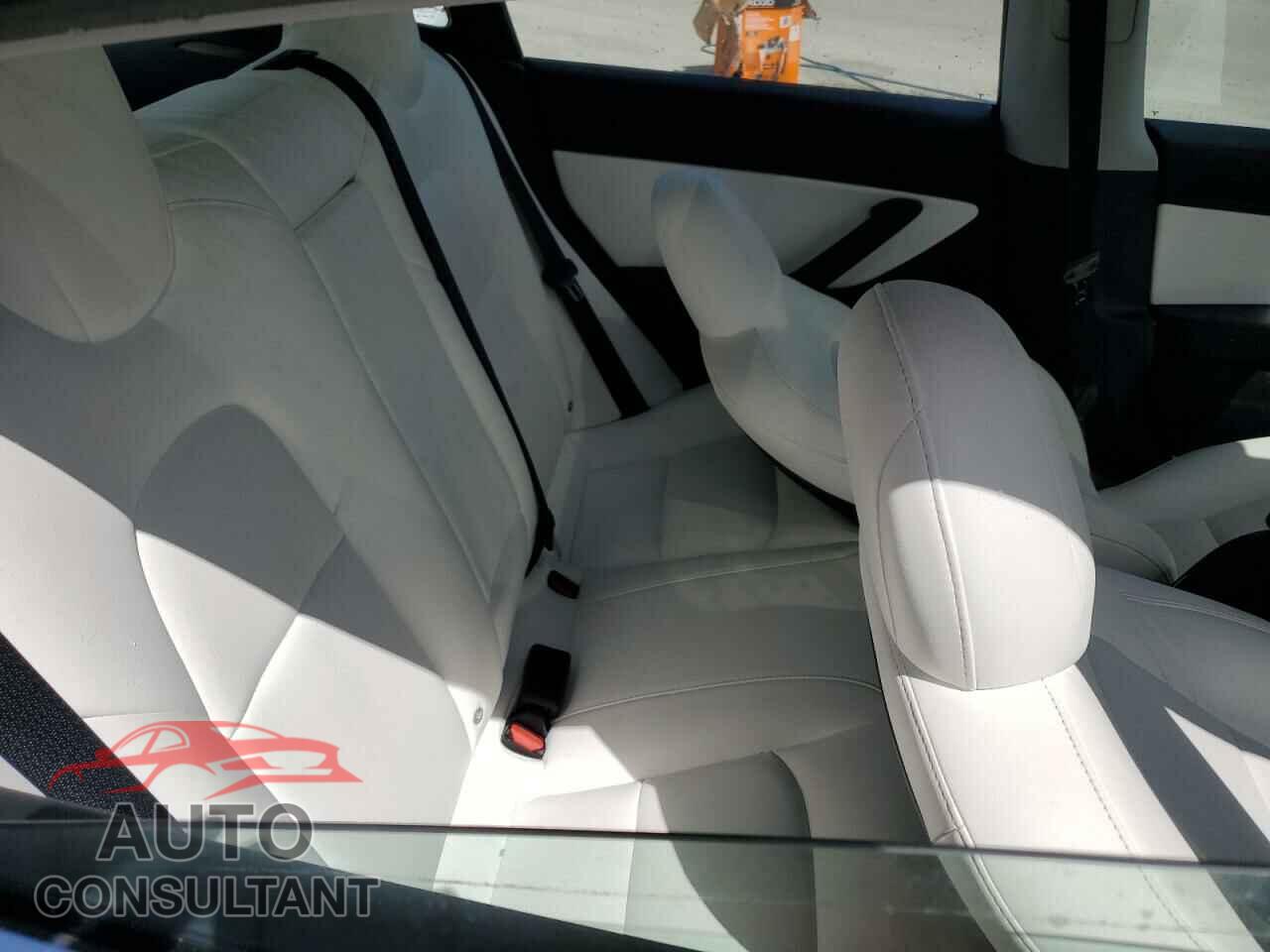 TESLA MODEL 3 2018 - 5YJ3E1EB0JF135836