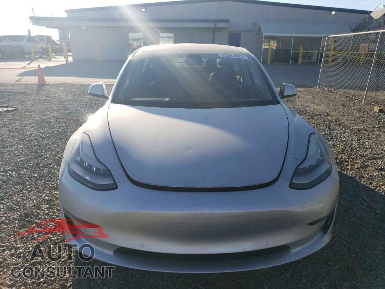 TESLA MODEL 3 2018 - 5YJ3E1EA4JF019160