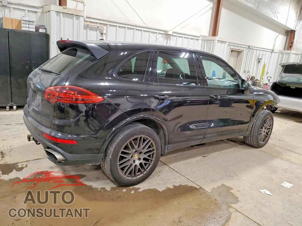 PORSCHE CAYENNE 2017 - WP1AA2A26HKA81176