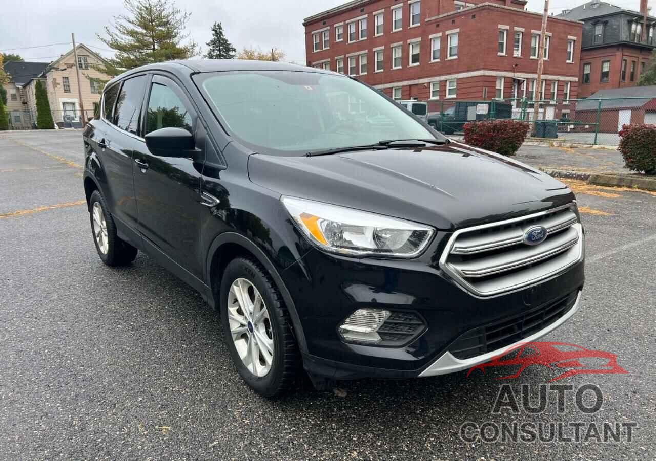 FORD ESCAPE 2017 - 1FMCU9G96HUA95318