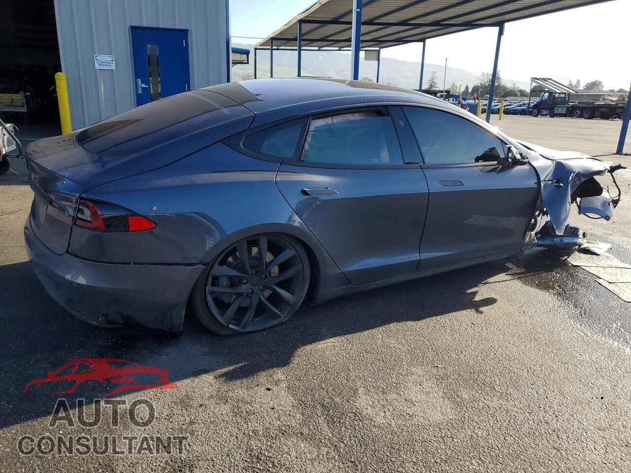 TESLA MODEL S 2017 - 5YJSA1E22HF215527