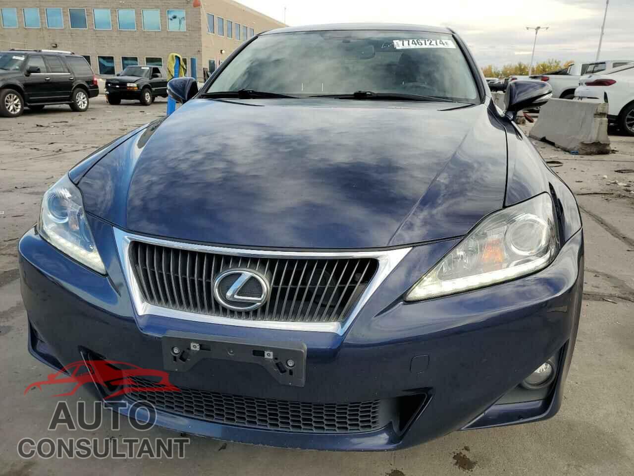 LEXUS IS 2011 - JTHCF5C23B5052412