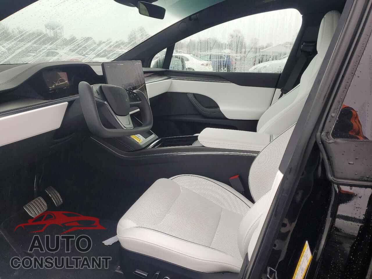 TESLA MODEL X 2023 - 7SAXCBE68PF374160