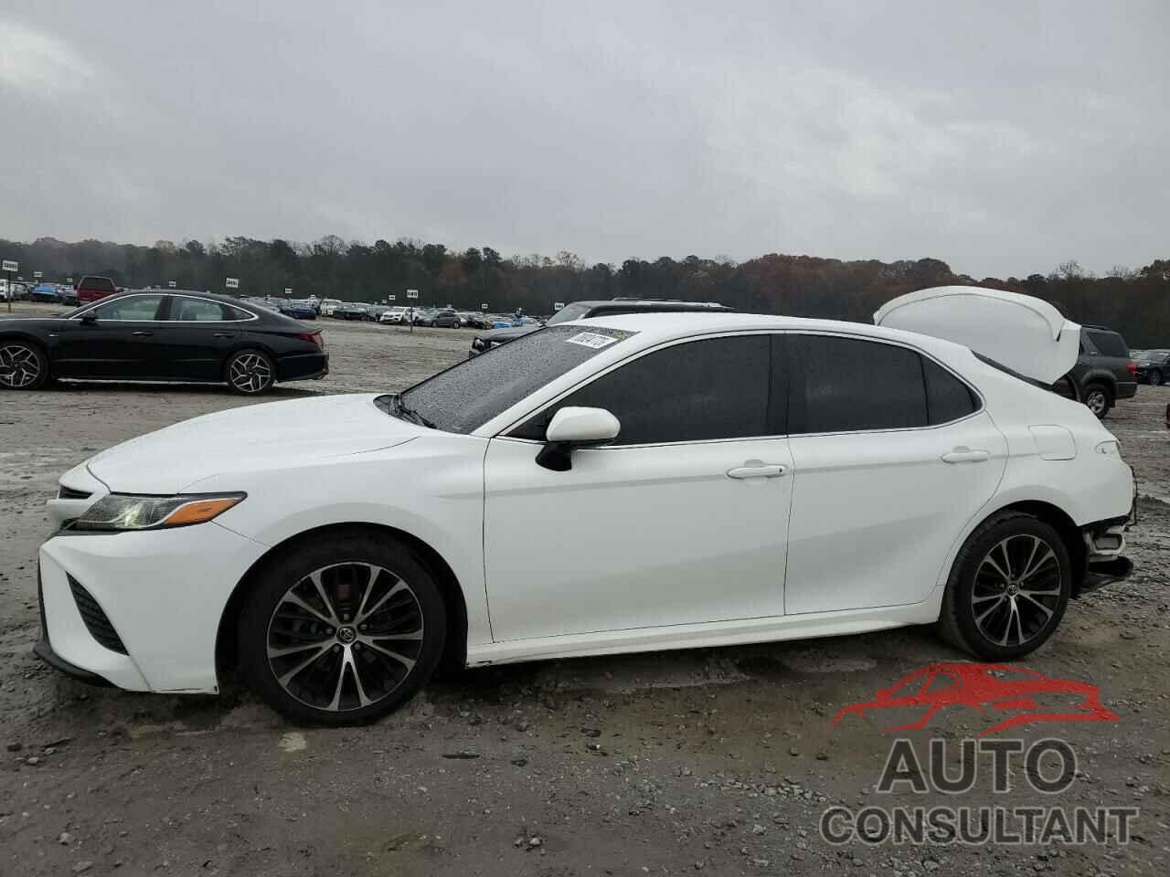 TOYOTA CAMRY 2018 - 4T1B11HK4JU101209