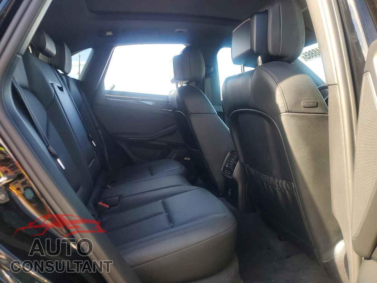 PORSCHE MACAN 2022 - WP1AA2A5XNLB04684