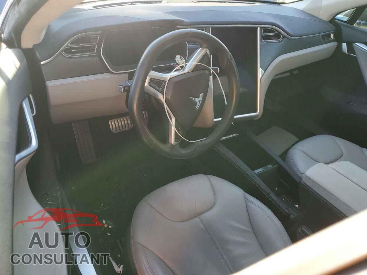 TESLA MODEL S 2015 - 5YJSA1E42FF105320