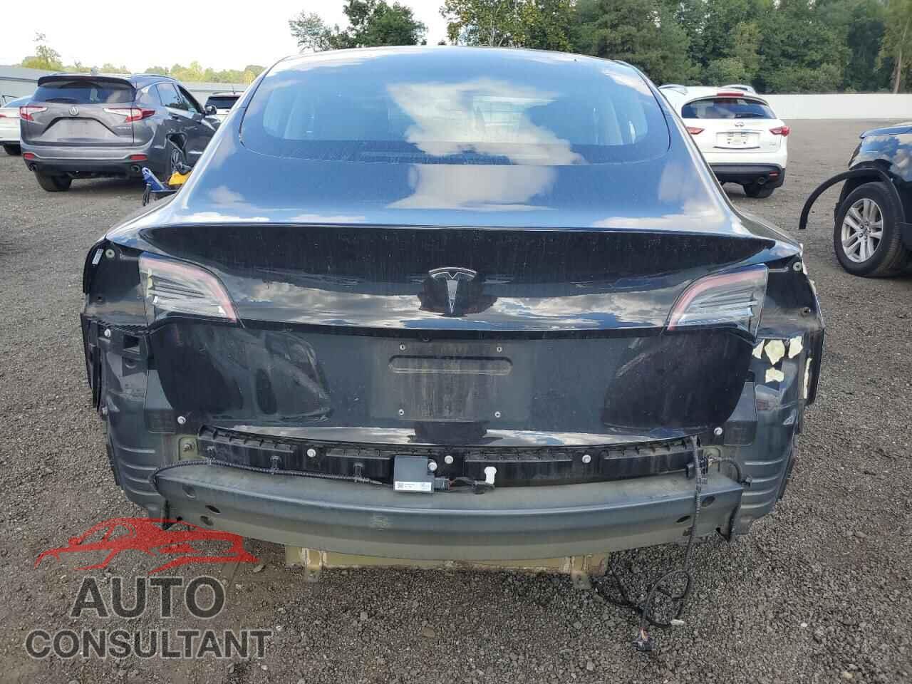 TESLA MODEL 3 2018 - 5YJ3E1EA1JF070910