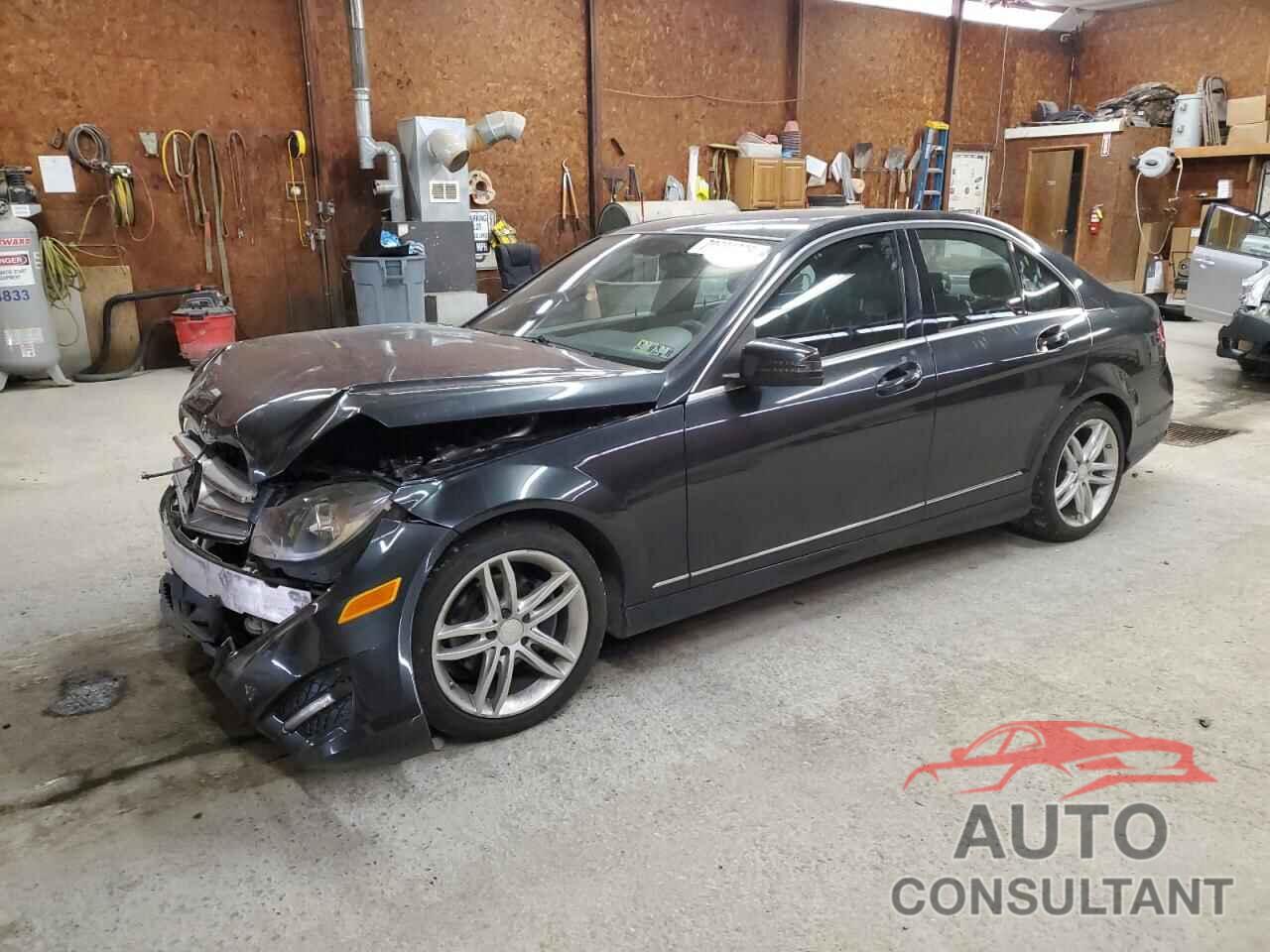 MERCEDES-BENZ C-CLASS 2012 - WDDGF8BB5CR200436