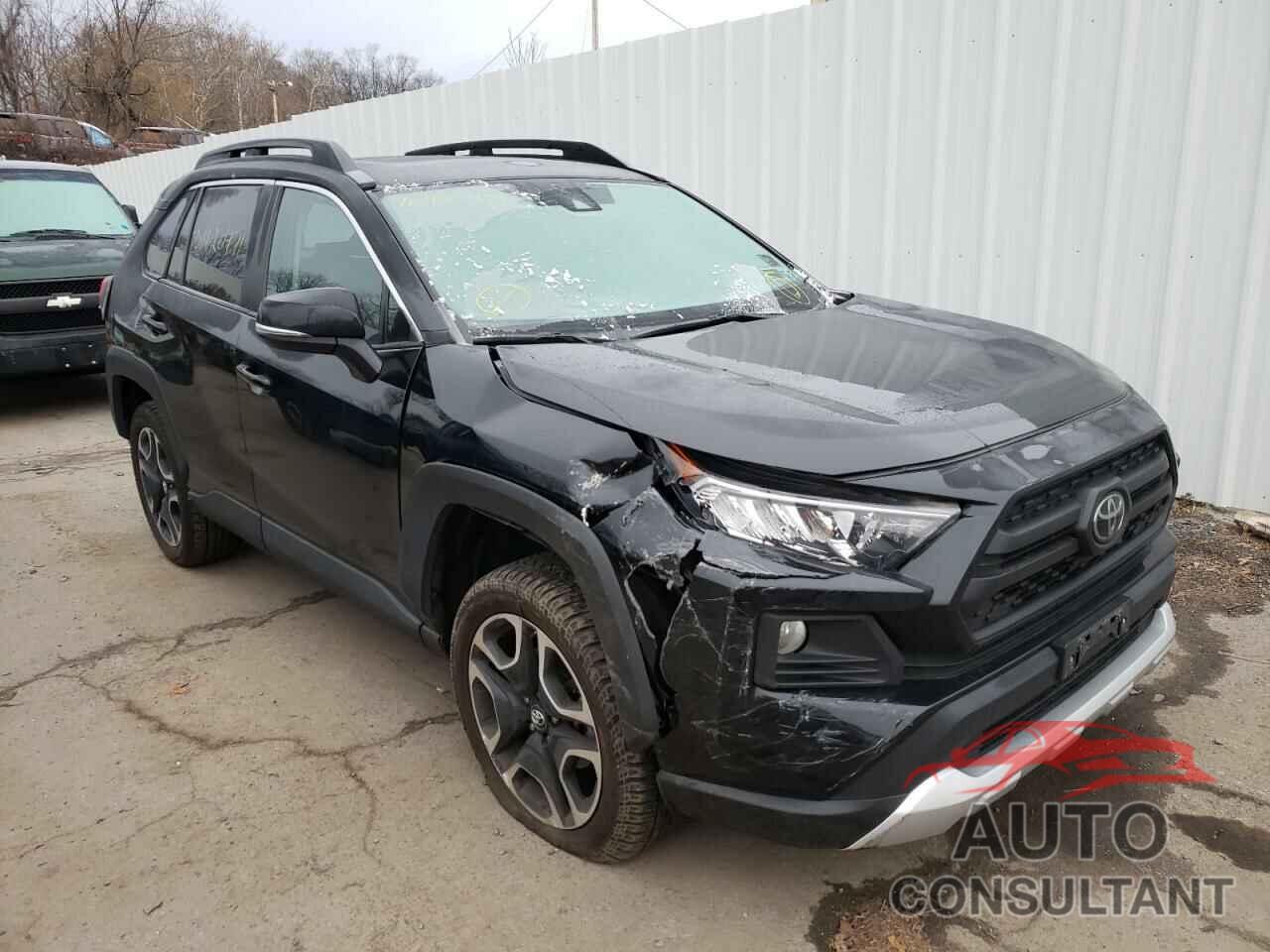 TOYOTA RAV4 2019 - 2T3J1RFV0KW014763