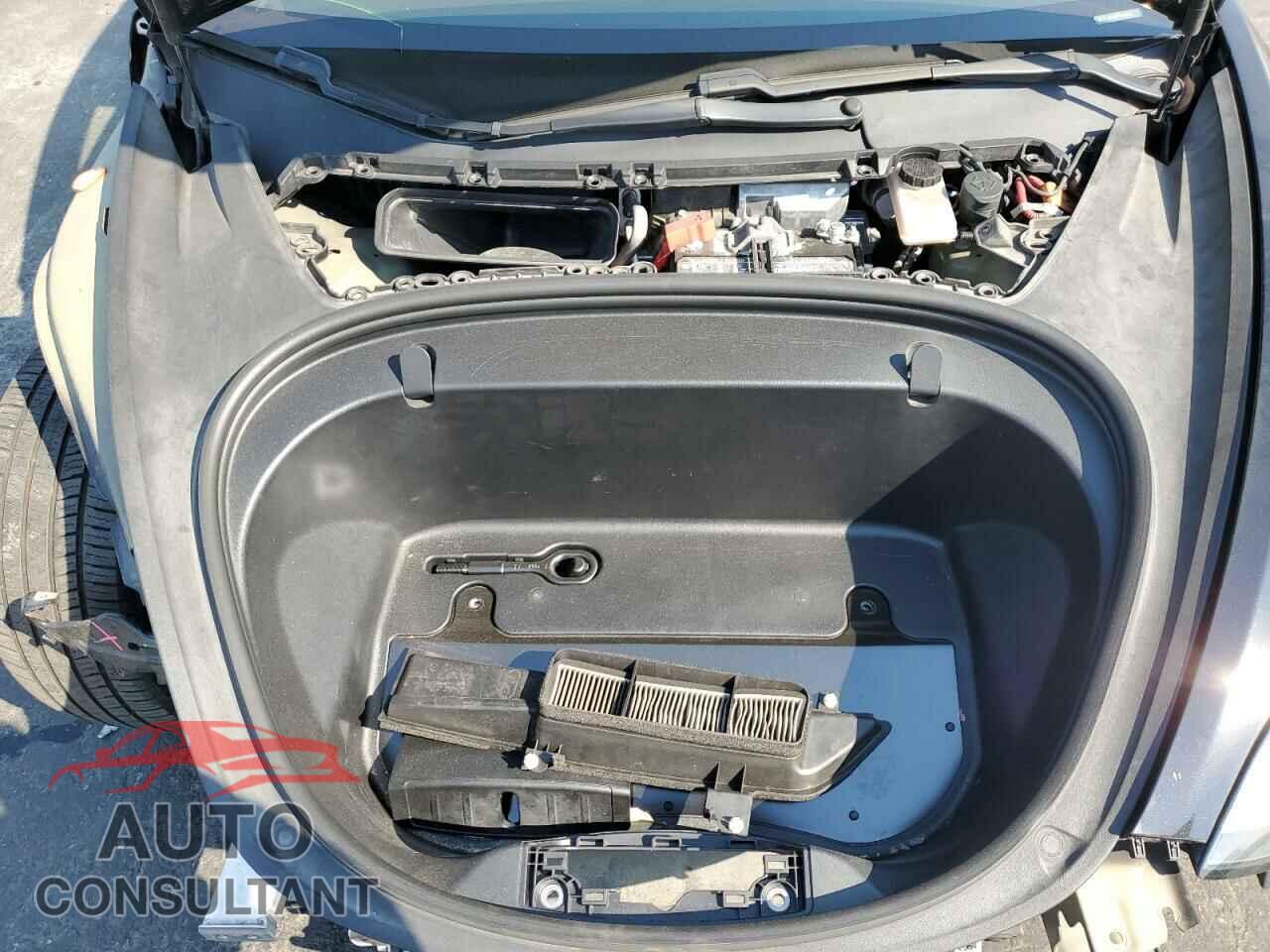 TESLA MODEL 3 2018 - 5YJ3E1EB8JF178532