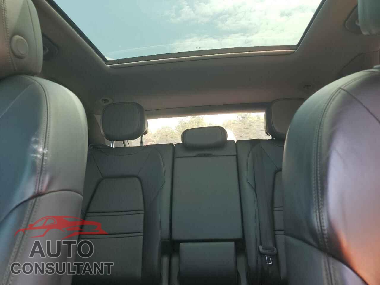 PORSCHE CAYENNE 2019 - WP1AA2AY1KDA01069