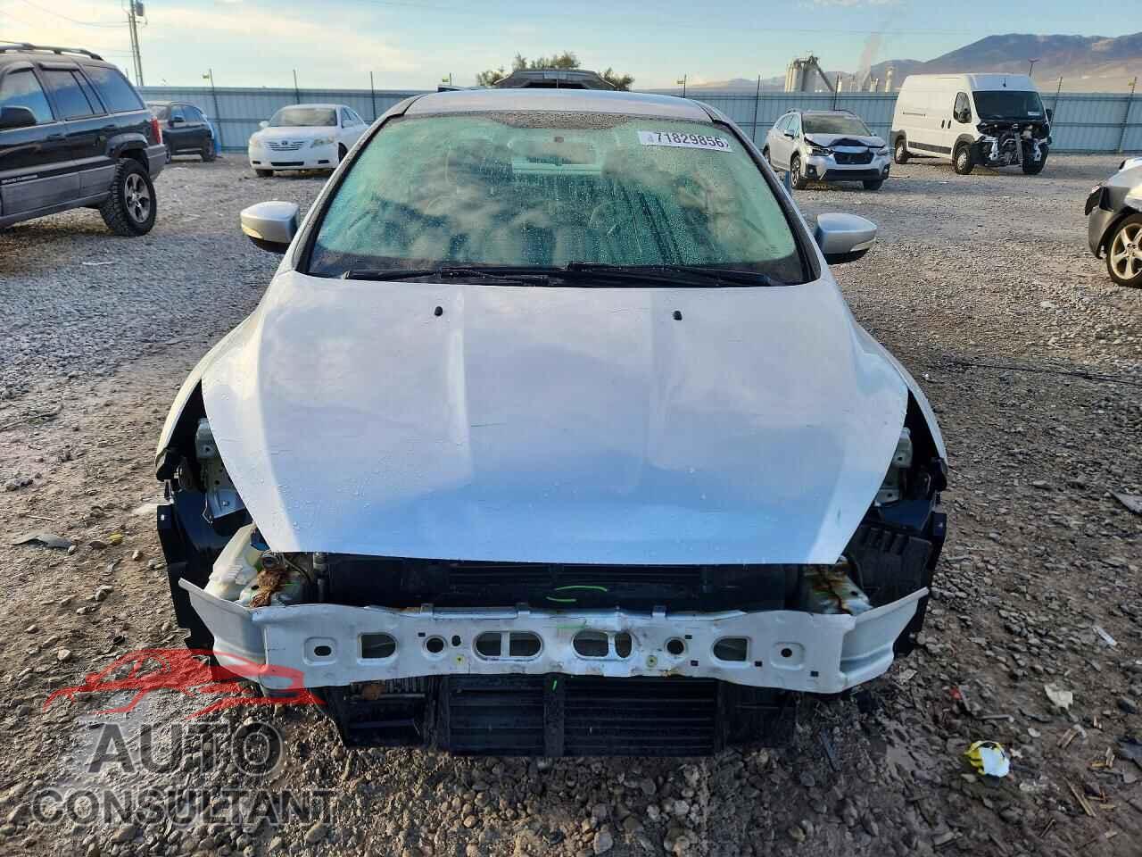 FORD FOCUS 2016 - 1FADP3FE9GL359587