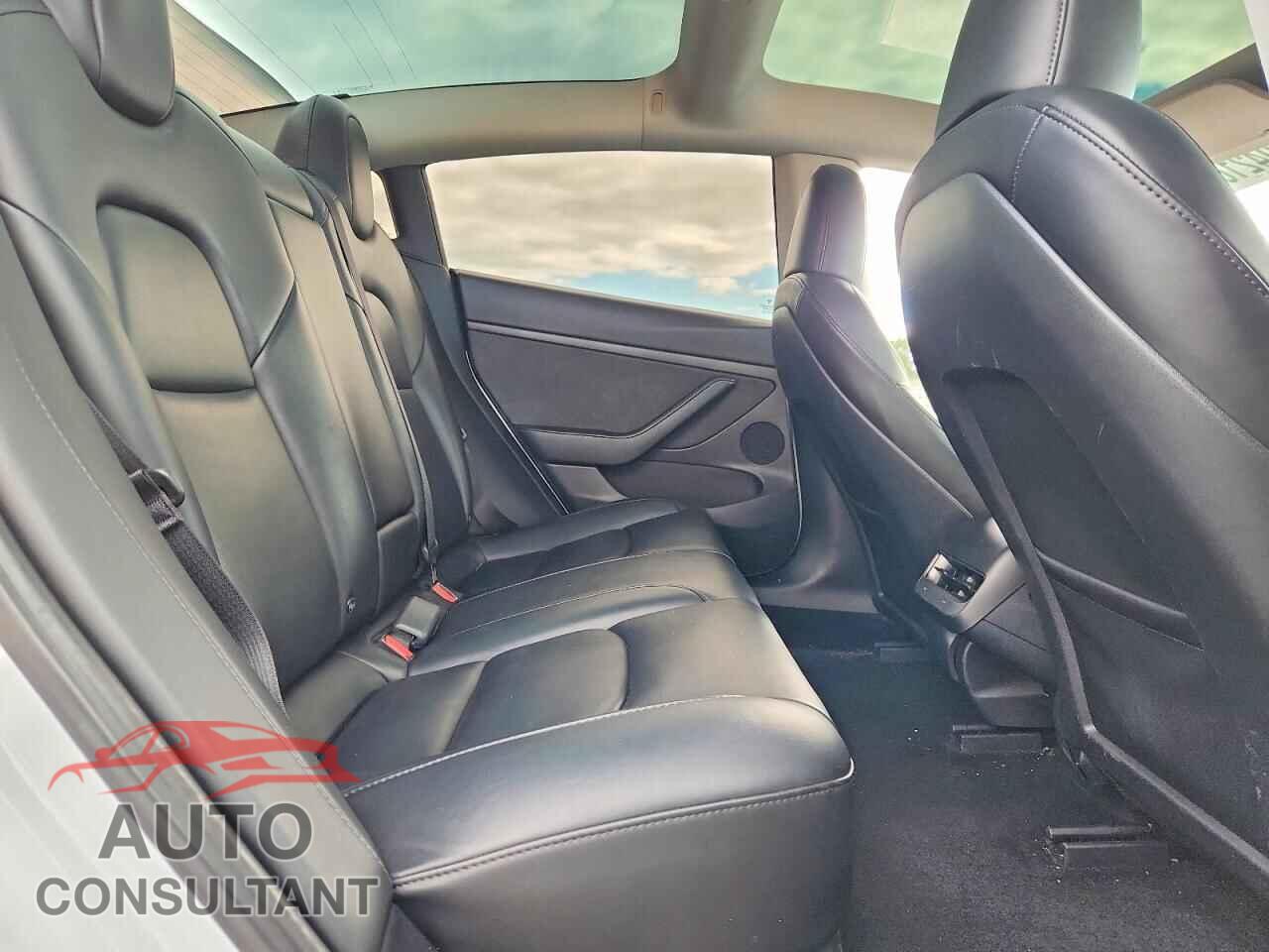 TESLA MODEL 3 2023 - 5YJ3E1EA8PF555540