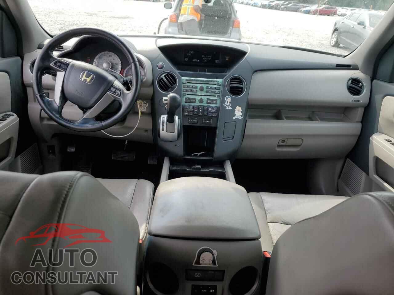 HONDA PILOT 2011 - 5FNYF3H66BB005509