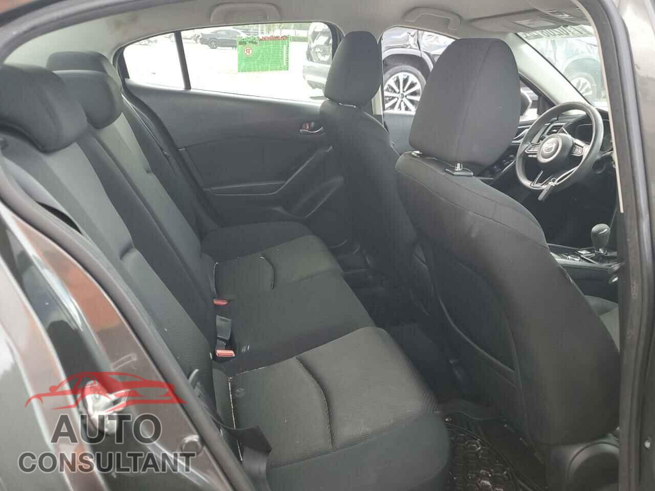 MAZDA 3 2018 - 3MZBN1U70JM197092