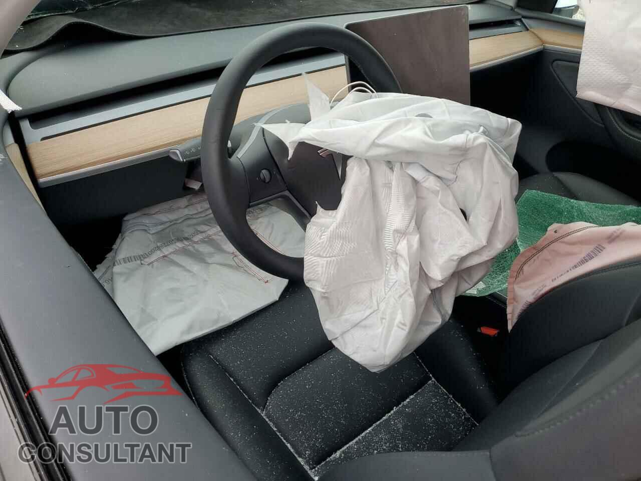 TESLA MODEL Y 2024 - 7SAYGDED2RA301448