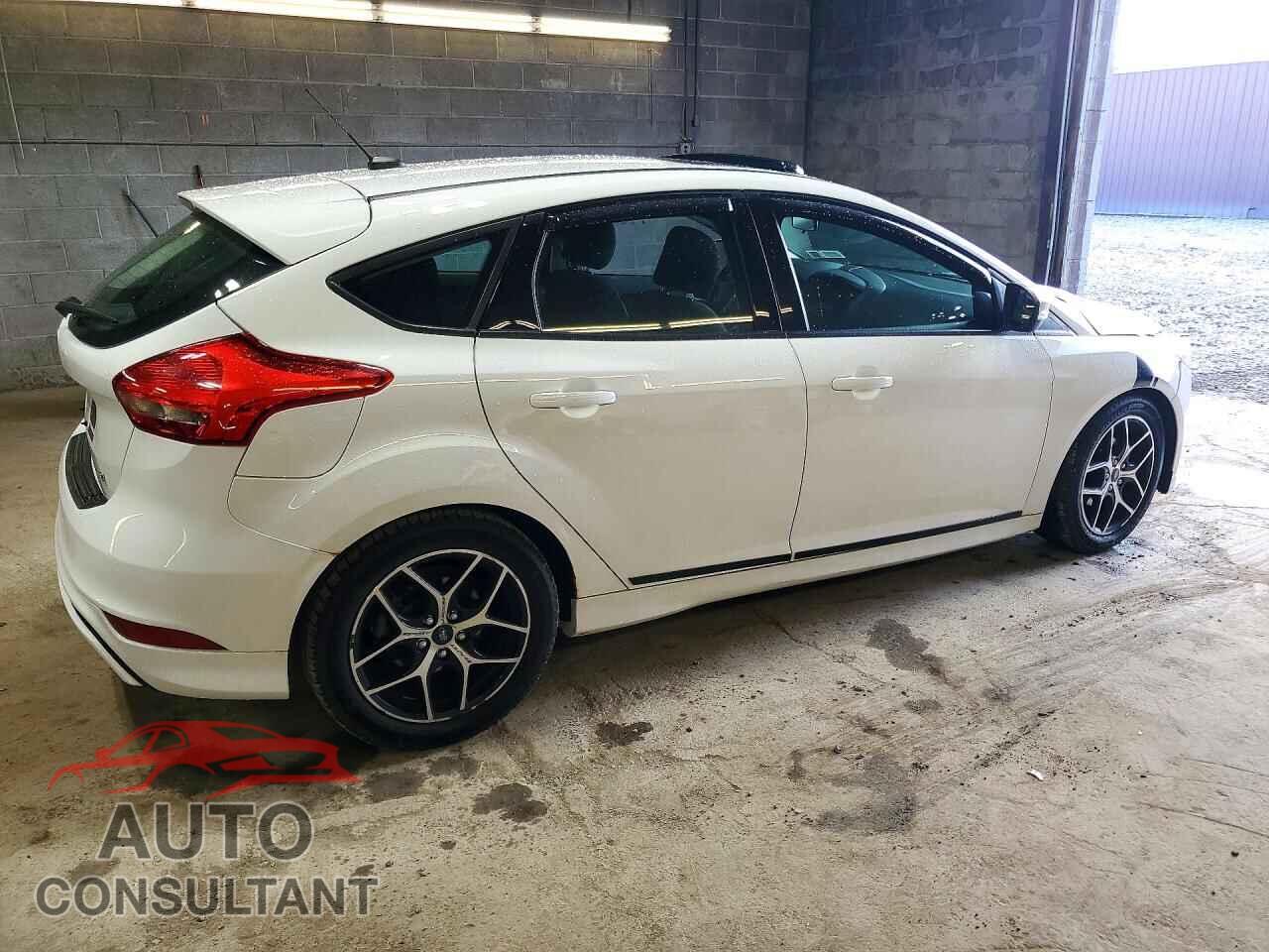 FORD FOCUS 2015 - 1FADP3K28FL367223