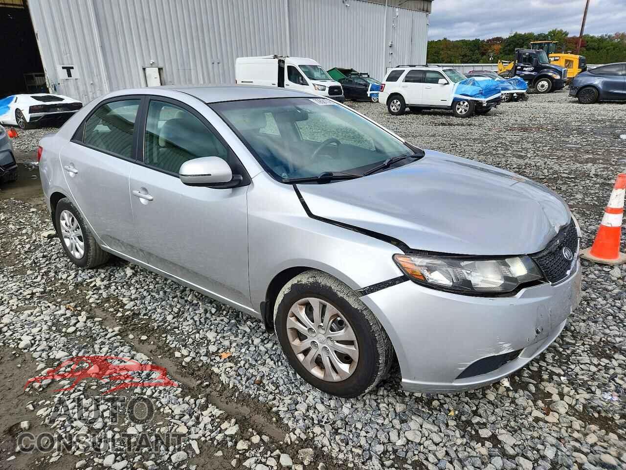 KIA FORTE 2012 - KNAFU4A25C5571817