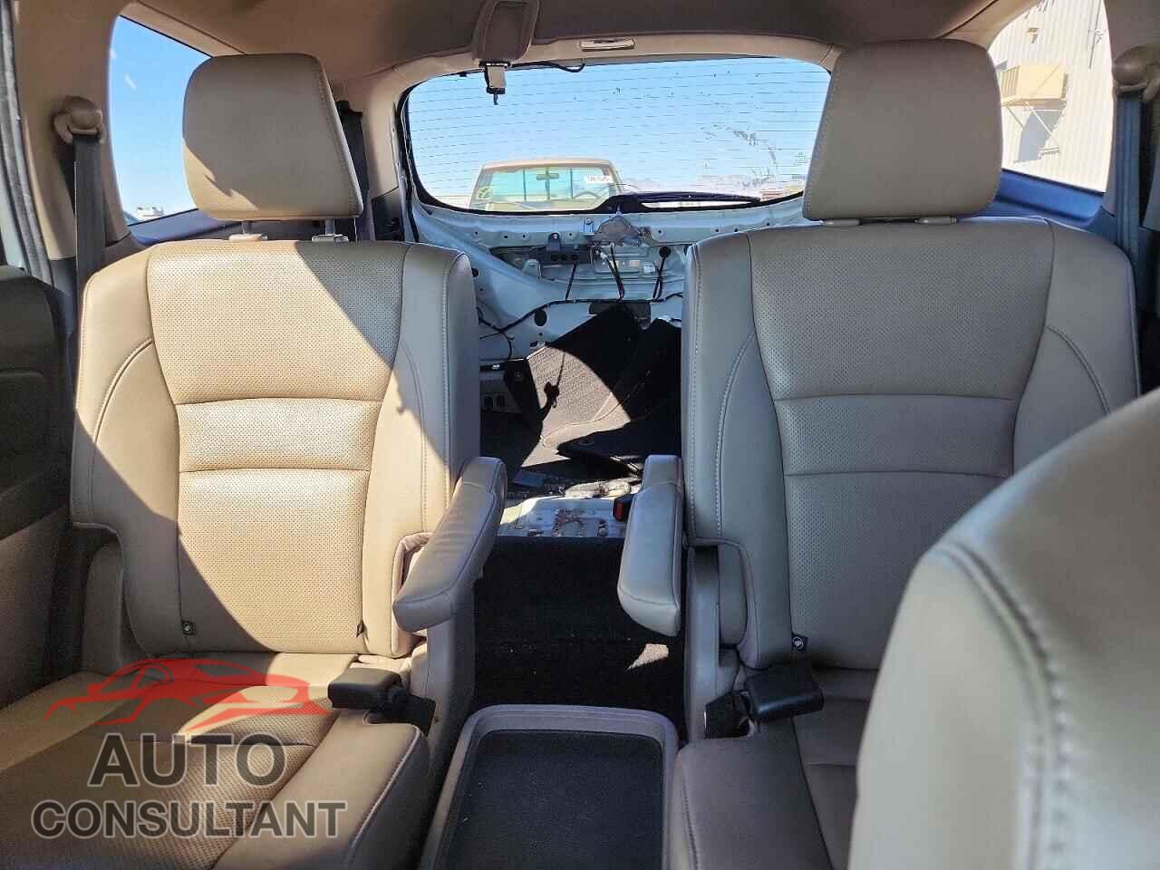 HONDA PILOT 2019 - 5FNYF6H05KB042967
