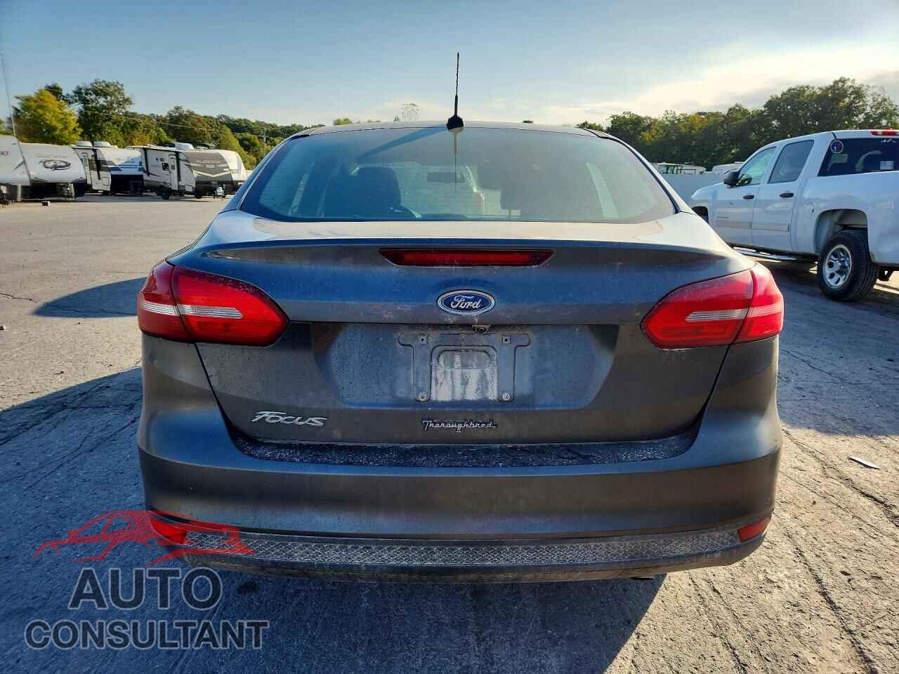 FORD FOCUS 2017 - 1FADP3E28HL244827