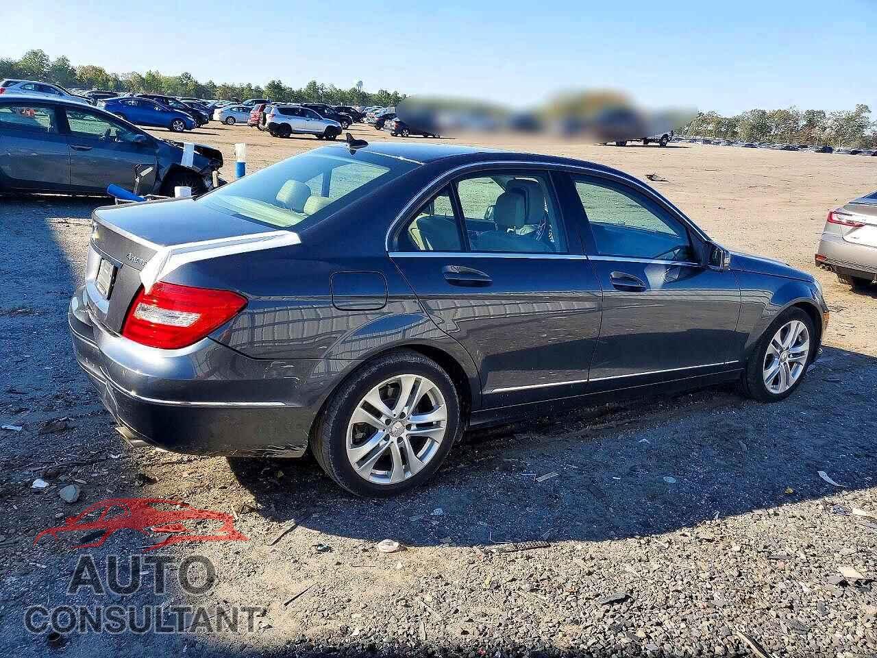 MERCEDES-BENZ C-CLASS 2013 - WDDGF8AB5DR287502
