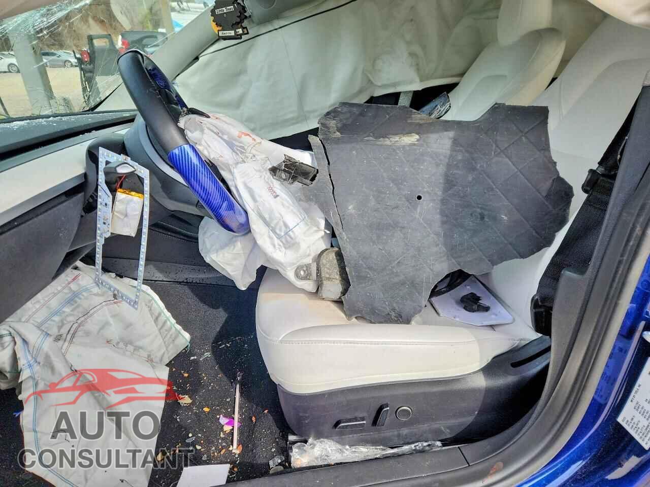 TESLA MODEL 3 2023 - 5YJ3E1EBXPF595787