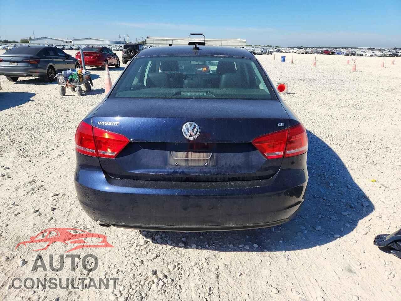 VOLKSWAGEN PASSAT 2012 - 1VWBP7A38CC088091