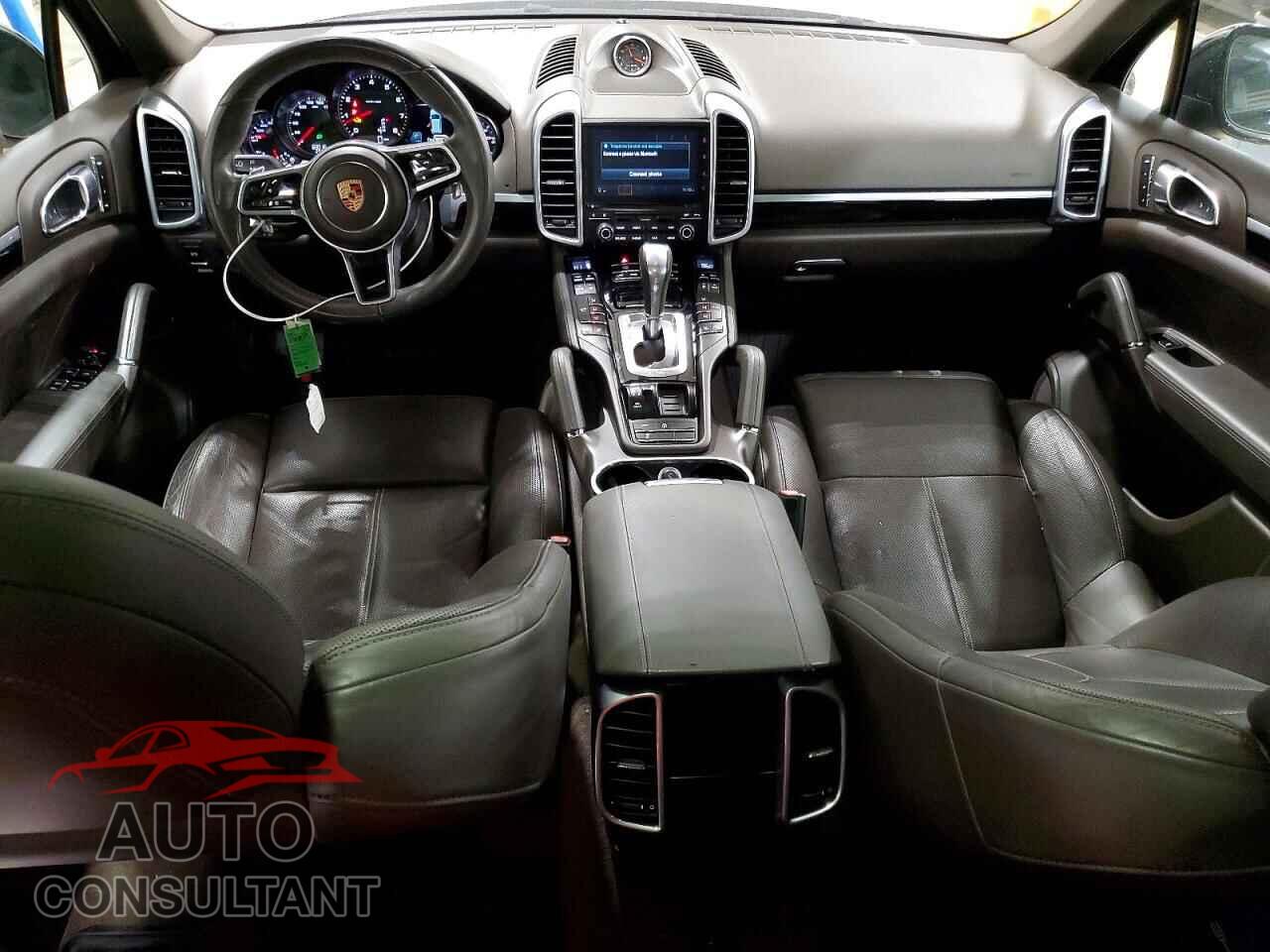 PORSCHE CAYENNE 2017 - WP1AA2A26HKA81176