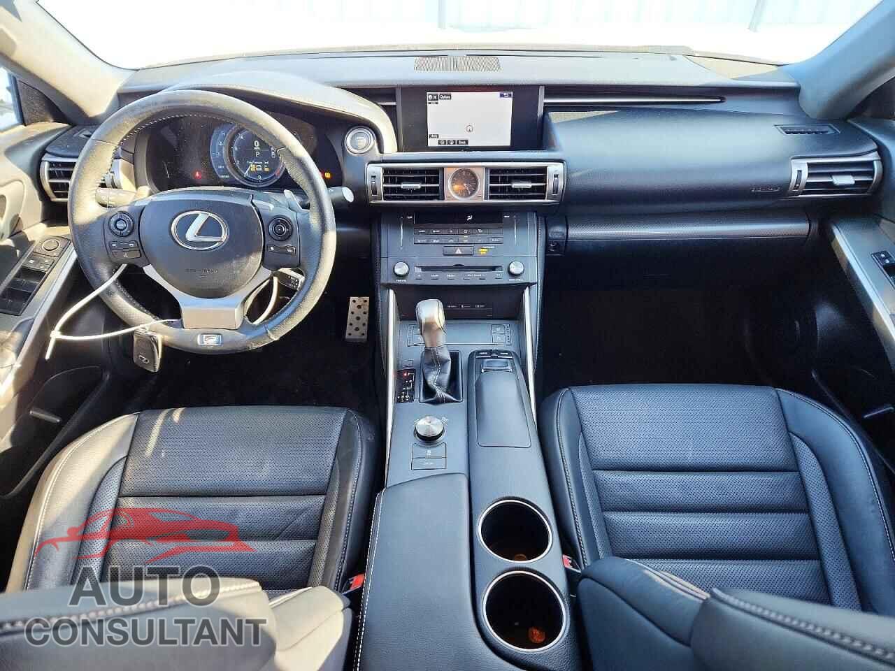 LEXUS IS 2015 - JTHBE1D25F5015213