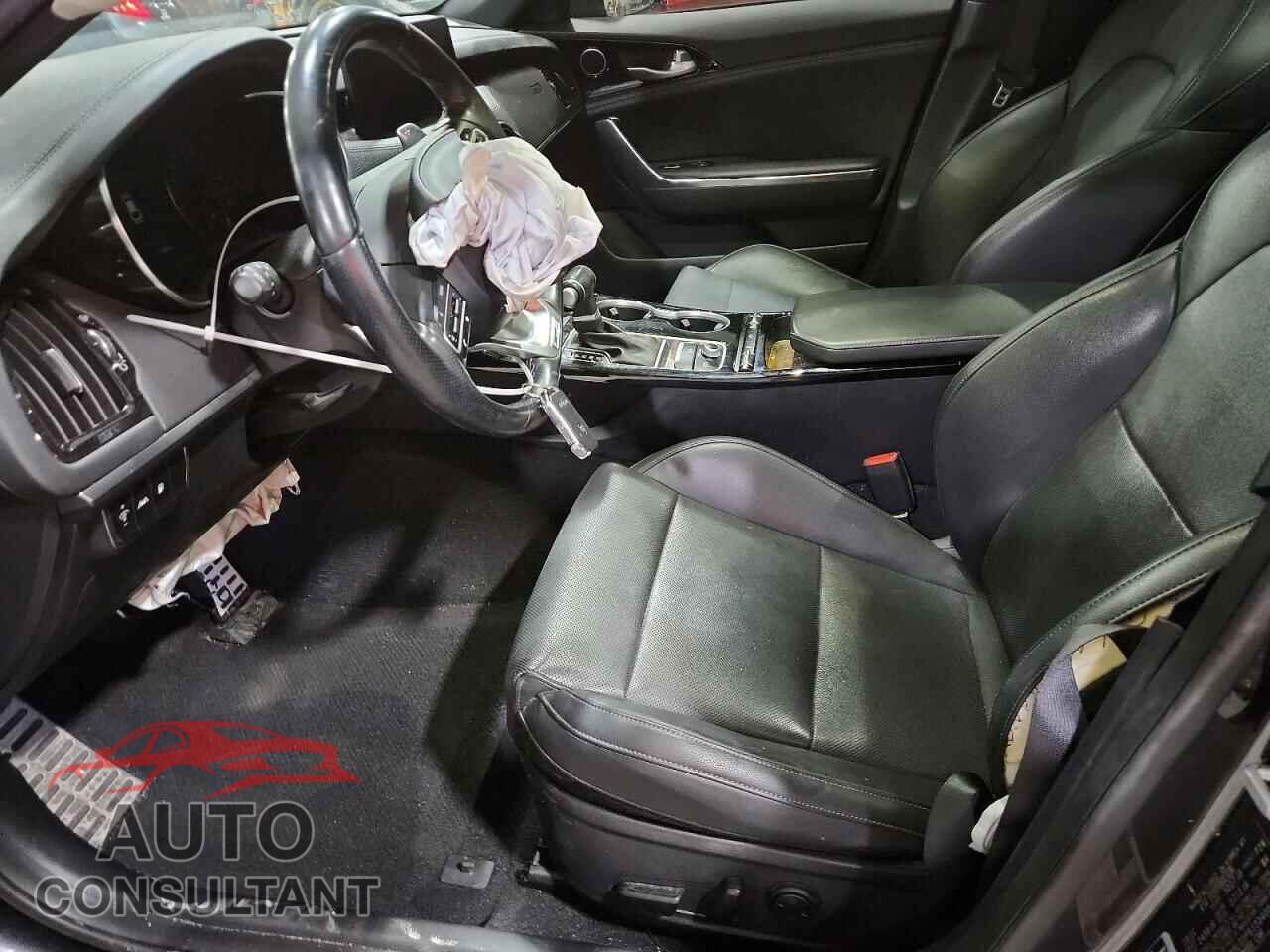 KIA STINGER 2023 - KNAE35LD3P6133400